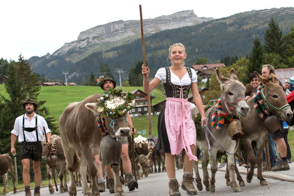 Gaestehaus Mathies Hotel Mittelberg Exterior photo