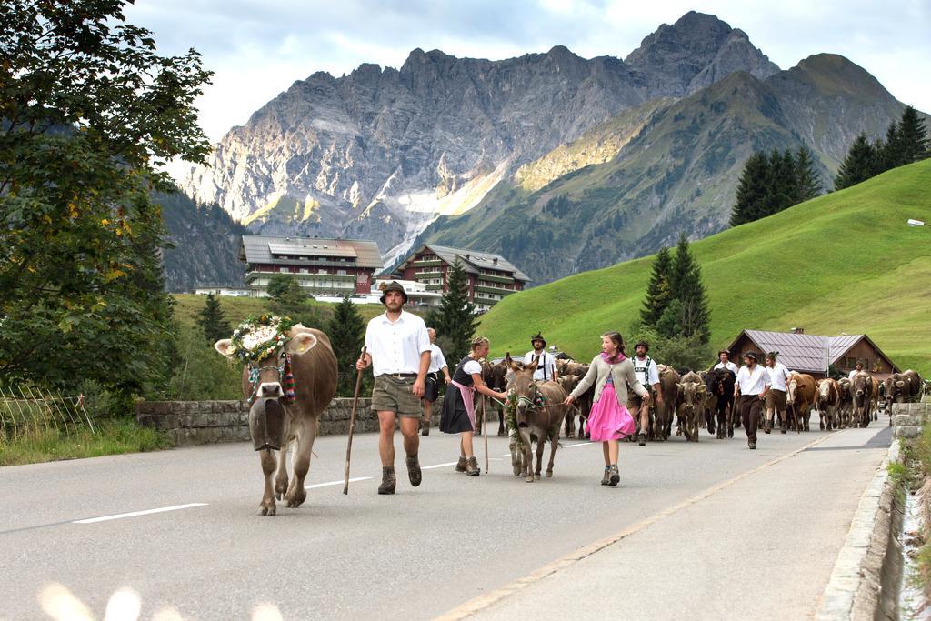 Gaestehaus Mathies Hotel Mittelberg Exterior photo